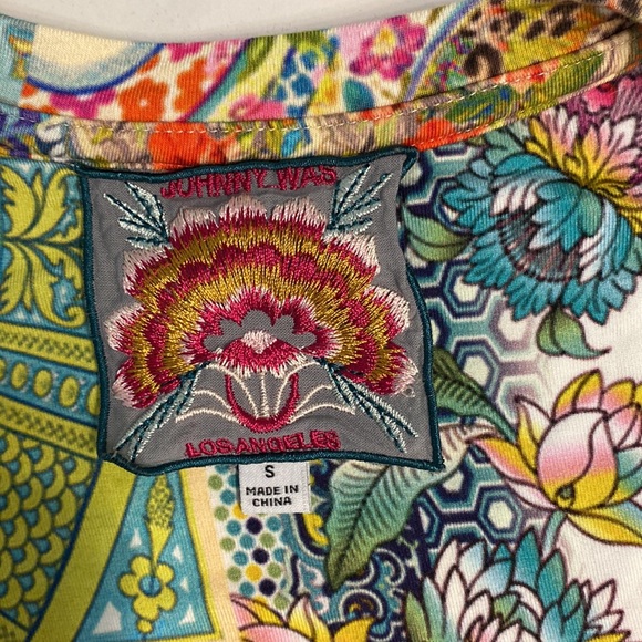 Johnny Was ANIKA short sleeve swing bamboo v neck tee small - Picture 2 of 4